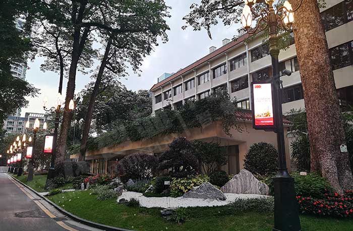 smart lamp pole screen