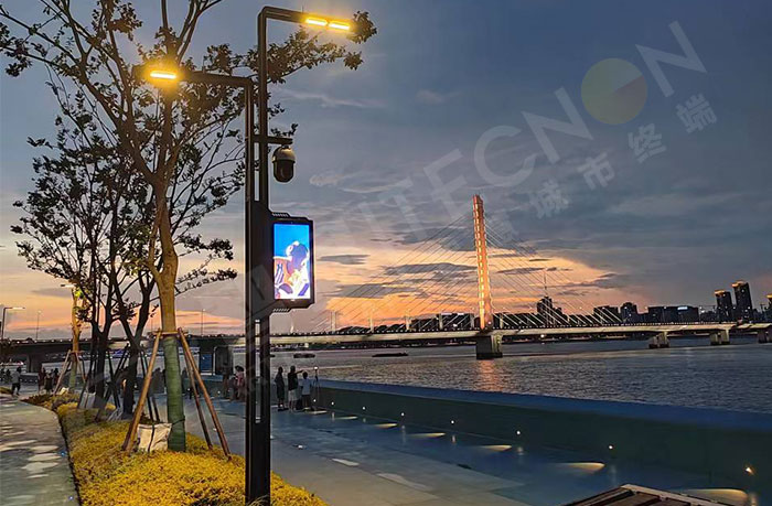 Smart lamp poles